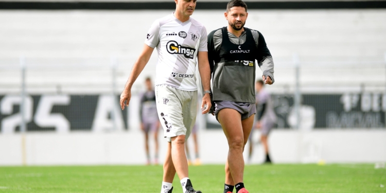 Presença de Elvis na partida contra o Vila Nova é incerta