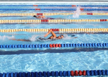 Estudo aponta que natação é mais eficaz que corrida no trabalho de fortalecimento do coração