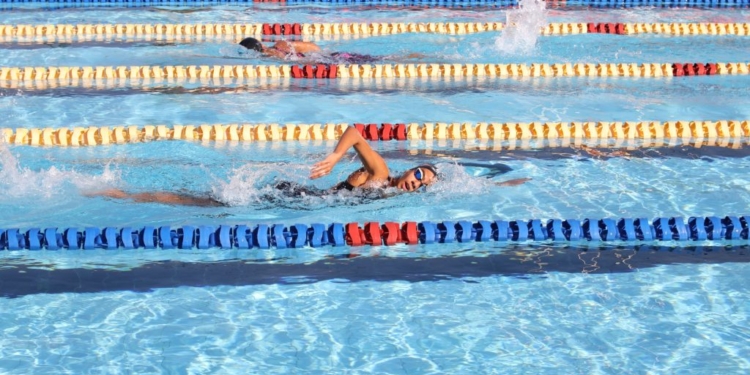 Estudo aponta que natação é mais eficaz que corrida no trabalho de fortalecimento do coração