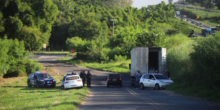Quadrilha rouba carga de aparelhos eletrônicos em estrada vicinal de Jaguariúna