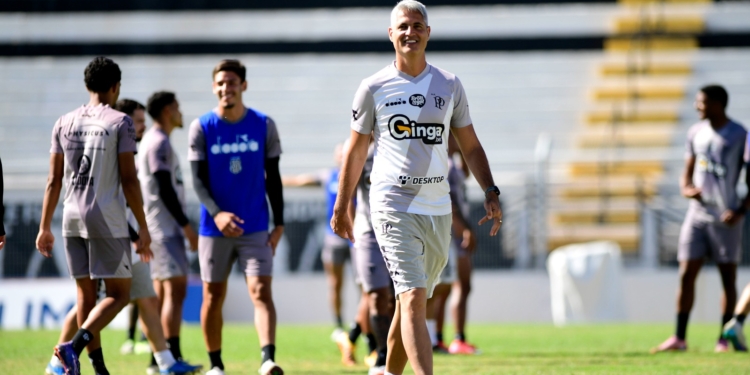 Primeira vitória na Série B muda o ambiente na Ponte Preta