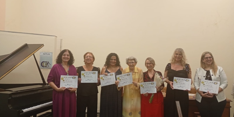 ACLA homenageia mulheres e empossa dois novos acadêmicos