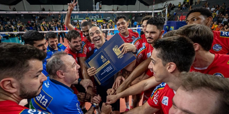 Vôlei Renata vence Praia Clube e está na final da Superliga
