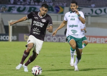 Guarani arranca empate sofrido por 2 a 2 em Araraquara