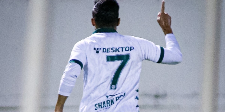 Comemoração isolada de Guilherme Parede em gol do Guarani chama atenção