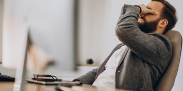 Artigo – Dia do Trabalho: Quando o coração não acompanha o relógio – por Deborah Dubner
