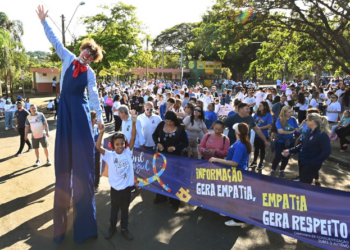 Campinas abre Abril Azul 2026 com caminhada, abraço simbólico e agenda de inclusão