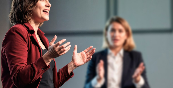 Se sua voz não chega, sua liderança também não – por Cecília Lima