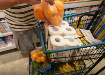 Cesta básica fica mais cara em todas as capitais brasileiras em março