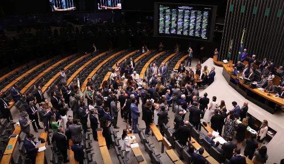Congresso derruba veto de Lula e mantém PL da Dosimetria