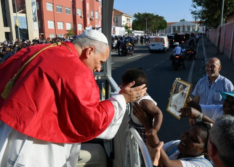 Papa: estou na África para encorajar católicos, não debater com Trump