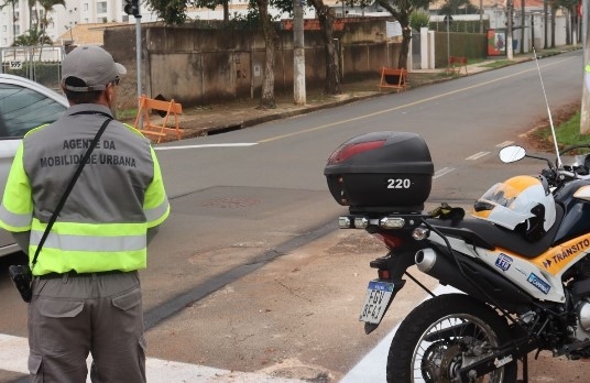 Emdec bloqueia trecho da rua Ferreira Penteado nesta terça-feira