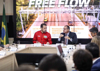 Governo suspende 3,5 milhões de multas do sistema free flow