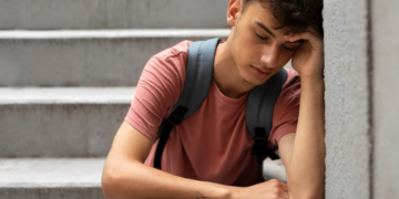 Uma geração que sofre em silêncio – por Luis Norberto Pascoal