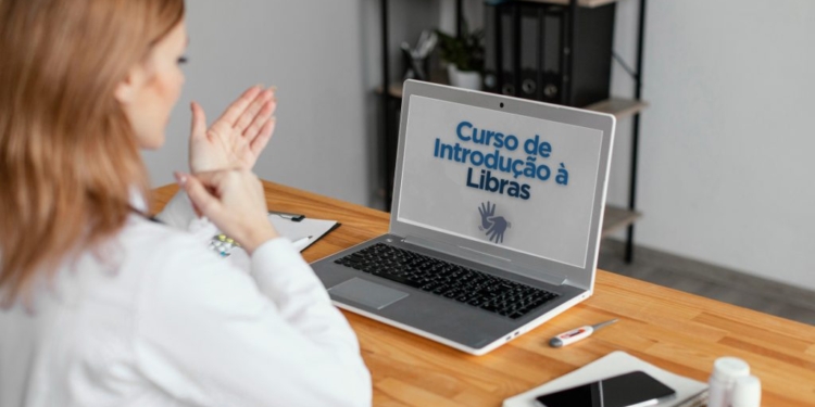 Inscrições para nova turma do curso de Introdução à Libras estão abertas
