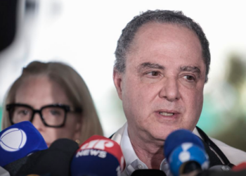 Médico diz que Lula retirou lesão e deve repousar nos próximos dias