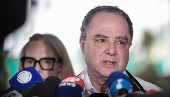 Médico diz que Lula retirou lesão e deve repousar nos próximos dias
