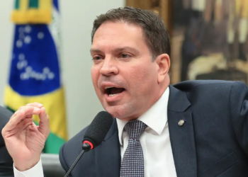 Prisão de Ramagem é fruto da cooperação entre Brasil e EUA, diz PF