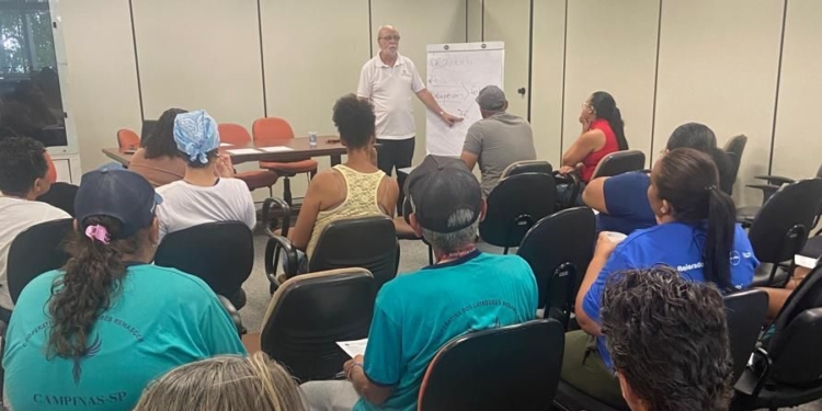 Campinas promove curso de formação financeira para cooperativas de reciclagem