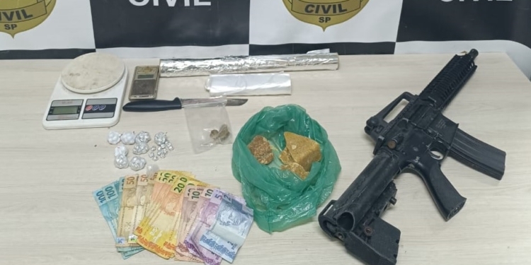 Polícia prende casal suspeito de distribuir drogas no Centro de Campinas
