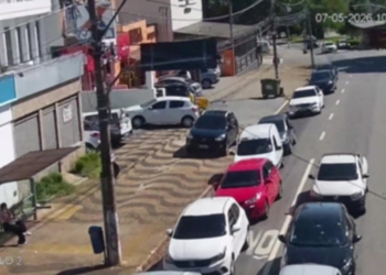 Estacionamento sobre calçada lidera condutas irregulares na região do Balão do Castelo