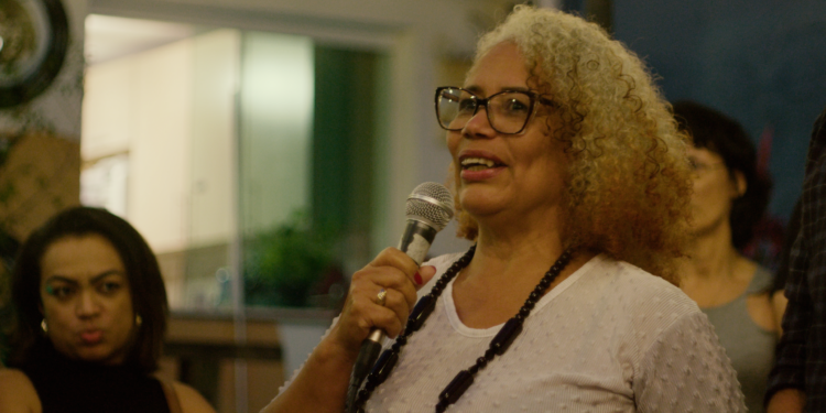 Casa de Vidro recebe oficina de cordel e estreia de documentário