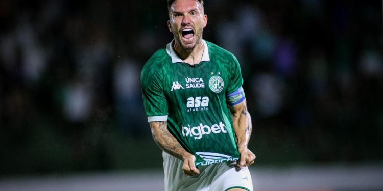 Com gol de Willian Farias no fim, Guarani vence o Santa Cruz no Brinco
