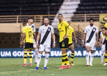Santana lamenta erros da Ponte em derrota e aponta São Bernardo como favorito ao acesso