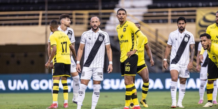Santana lamenta erros da Ponte em derrota e aponta São Bernardo como favorito ao acesso