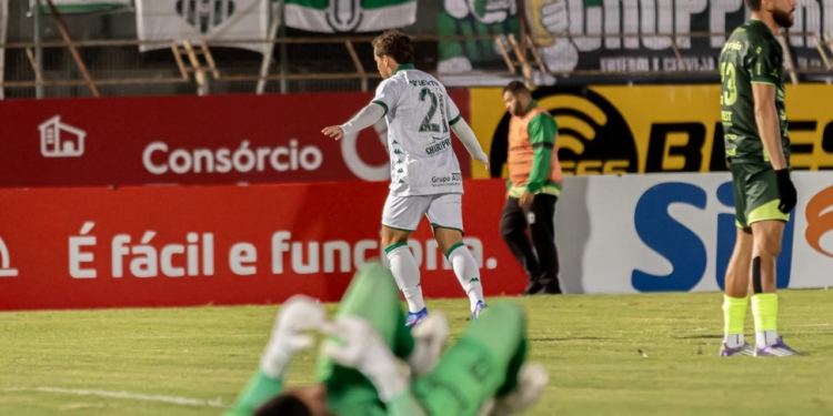 Guarani supera dificuldade em marcar gol e ataque desencanta