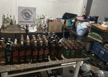 PM descobre fábrica de bebidas falsificadas e prende mulher foragida em Sumaré