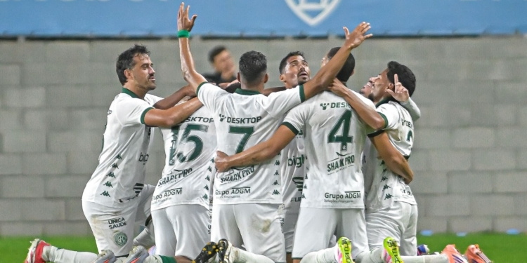 Guarani vence o Barra por 2 a 0 em SC e assume a liderança provisória