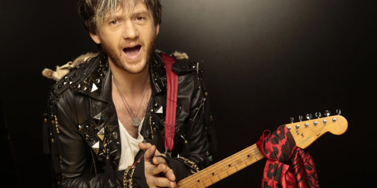 André Frateschi faz show gratuito em shopping de Indaiatuba