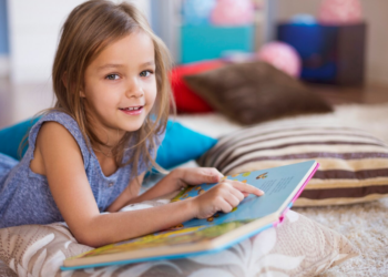 Artigo: Escola, leitura e excesso de telas – por Ezequiel Theodoro da Silva