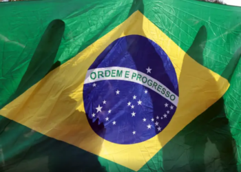 Artigo: O paradoxo brasileiro da obra que não sai — e do dinheiro que se perde – por Jurandir Fernandes