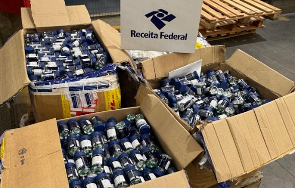 Receita intercepta em Viracopos 120 kg de substâncias controladas em carga destinada a Portugal