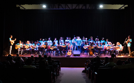 Festa das Nações de Joaquim Egídio recebe apresentação do projeto Oficinas de Música Caipira