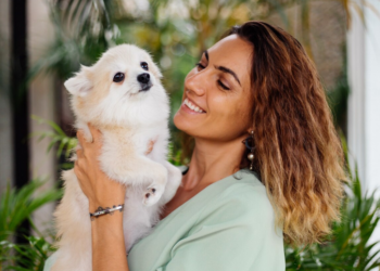 Mães de pets ganham protagonismo e impulsionam mercado bilionário no Brasil