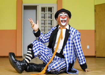 Sucesso do humorístico A Praça é Nossa, Tubinho desembarca em Indaiatuba
