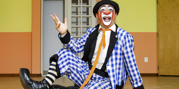 Sucesso do humorístico A Praça é Nossa, Tubinho desembarca em Indaiatuba