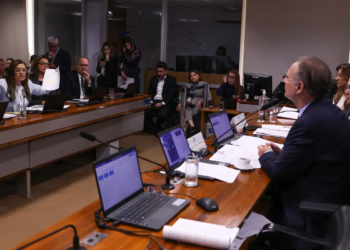Senadores criticam falta de dados sobre socorro bilionário ao BRB