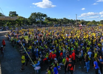 Arena do Torcedor recebe 10 mil pessoas para acompanhar Brasil x Japão