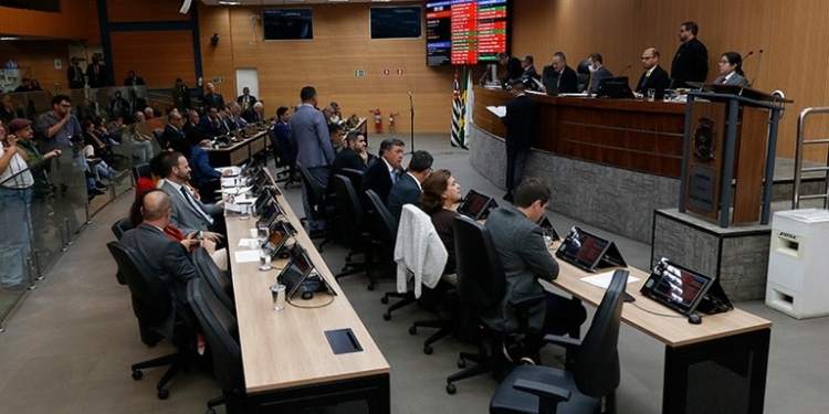 Vereadores aprovam diretrizes orçamentárias para 2027 e rejeitam pedidos de CPs