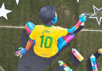Kobra inaugura mural no Novelli Júnior, estádio que revelou Martinelli