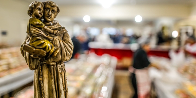 Festa de Santo Antônio em Campinas terá bolo de 150 metros com 4 mil medalhinhas