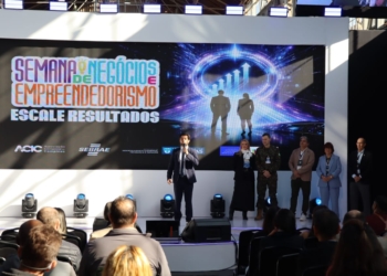 Primeiro dia da SNE destaca inovação, vendas digitais e agenda estratégica para Campinas