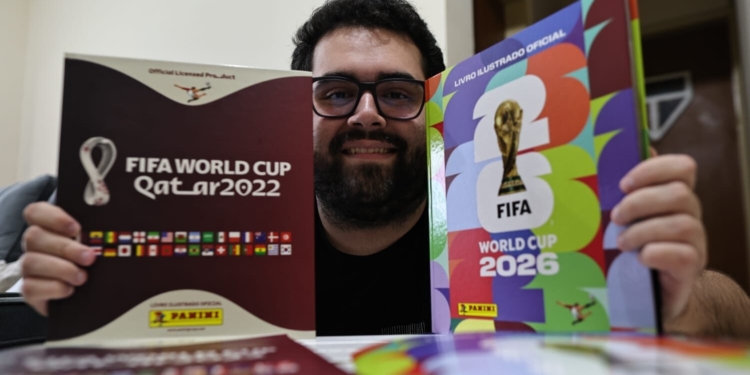 Álbum da Copa une gerações e renova paixão pelo futebol às vésperas do Mundial