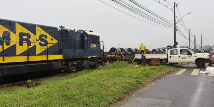 Descarrilamento de trem bloqueia vias e causa transtornos no trânsito em Hortolândia