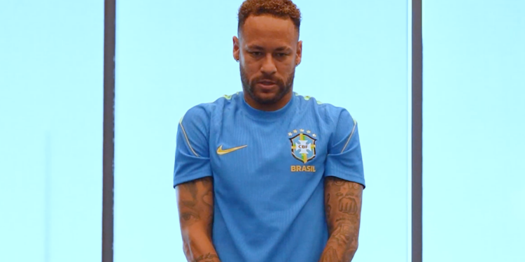 Neymar vai a campo pela primeira vez em treino da seleção brasileira