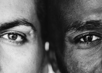 Não existe racismo ao contrário – por Gustavo Gumiero